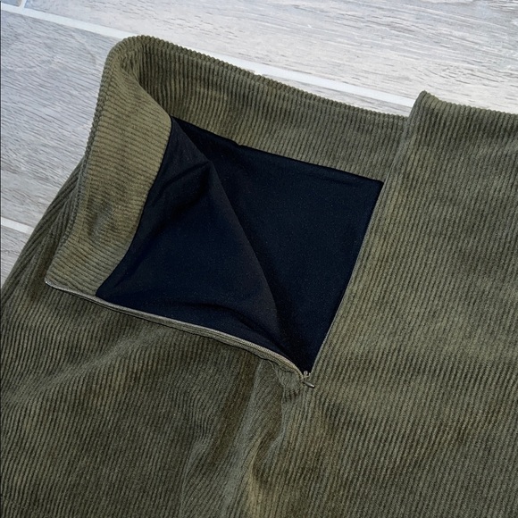 HALARA Dark Green Corduroy Mini Skirt - Picture 4 of 5